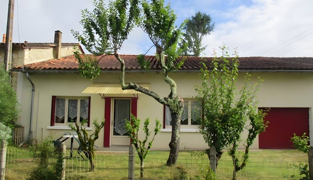 Holiday Home Cogems – Accessible for 1 to 6 Guests in Dordogne