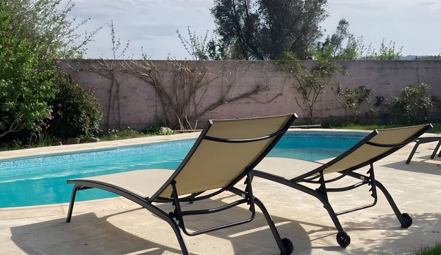 Holiday Home 'Near Vaison La Romaine' with Private Pool, Wi-Fi and Air Conditioning
