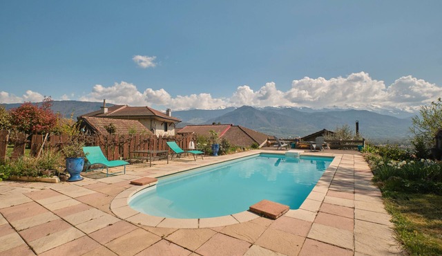 Holiday Home 'Saint Vincent De Mercuze' with Mountain View, Private Pool and Wi-Fi