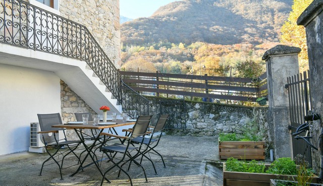 Holiday Home 'Casa Mialy - Clim Wifi Terrasse' with Mountain View, Wi-Fi and Air Conditioning