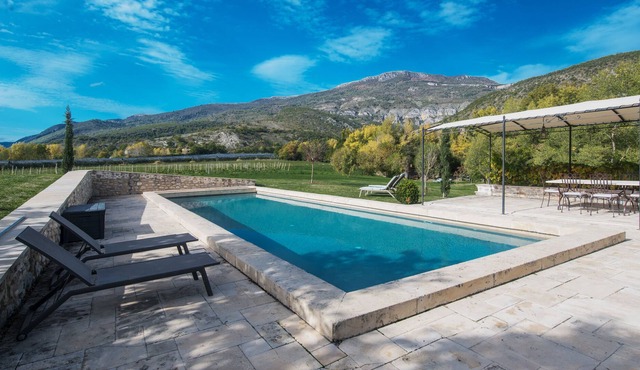 Holiday Home 'Gîte Classé 4 Étoiles' with Private Pool, Private Terrace and Wi-Fi