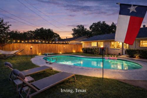 Holiday 4BR 2BA Home with Pool, Hot Tub, Fire Pit