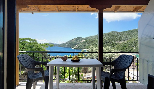 Holiday Accommodation "Vardia Studio B" with Sea View, Balcony and Wi-Fi