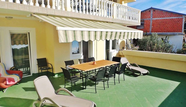 Holiday apartment mit Klimaanlage und Terrasse