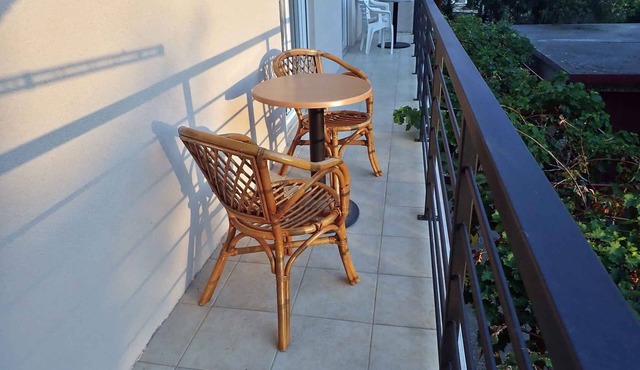 Holiday apartment mit Klimaanlage und Balkon