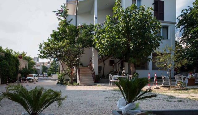 Holiday apartment 100 m to the beach with 4 bathrooms