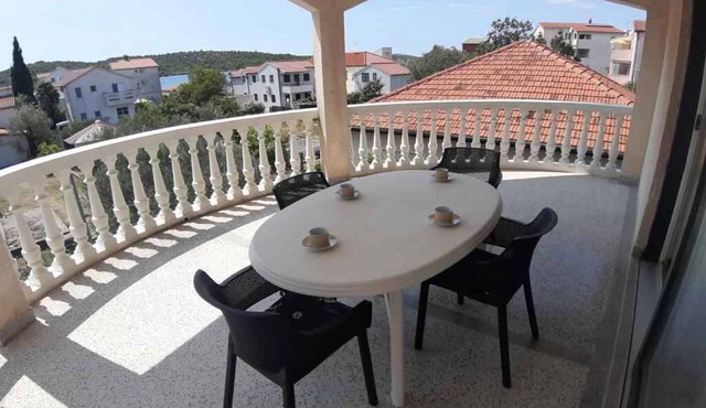 Holiday apartment 150 m from the beach