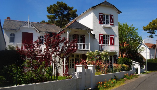Holiday apartment 2 steps from the sea in a charming residence