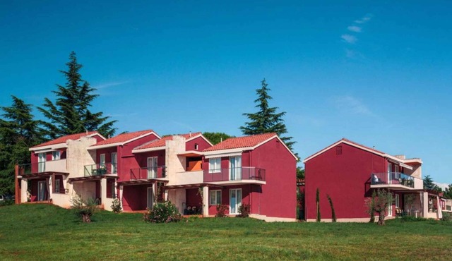 Holiday apartment 200 m to the beach
