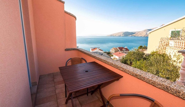 Holiday apartment 80 meters from the beach