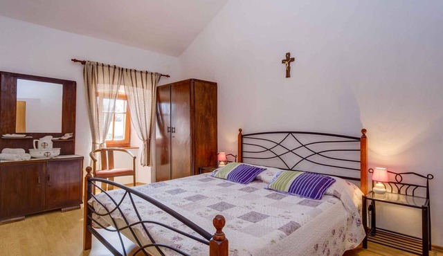 Holiday apartment air conditioning and Internet in a quiet location