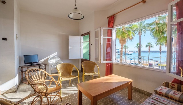 Holiday Apartment 'Apartamento las Palmeras 1' near Beach with Terrace