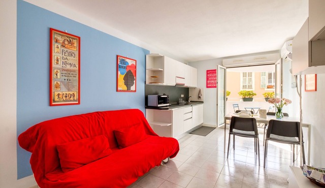 Holiday Apartment "Bilocale A Nizza" with Private Terrace, Balcony & Wi-Fi