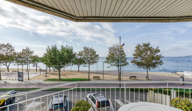 Holiday Apartment "Carrer Del Mar" with Sea View, Private Terrace & Wi-Fi
