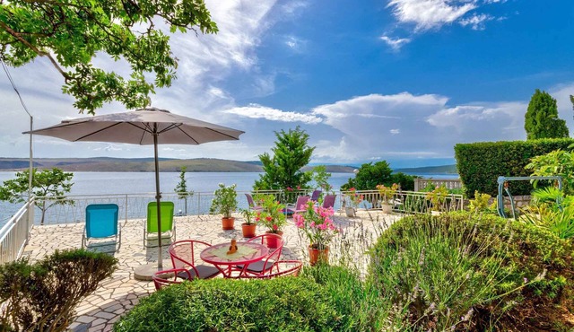Holiday apartment directly on the beach