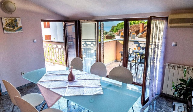 Holiday apartment Edi with two balconies
