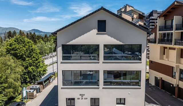 Holiday Apartment "Résidence Pieds Des Pistes" near the Slopes with Private Terrace and Wi-Fi