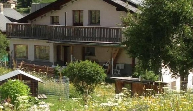 Holiday apartment Fuldera for 4 persons with 2 bedrooms - Holiday apartment in a two family house