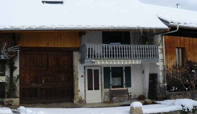 Holiday Apartment "Gite Brain De Ruffieu" with Private Terrace & Wi-Fi