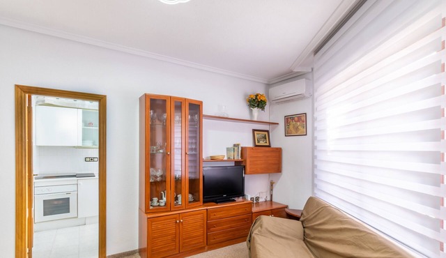 Holiday Apartment in Alicante with Air Conditioning & WiFi