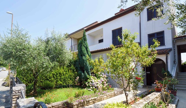 Holiday apartment in a quiet and sunny location