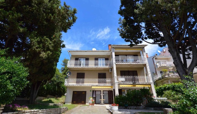 Holiday apartment in a quiet location
