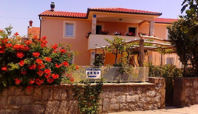 Holiday Apartment in Gabonjin with Free Parking