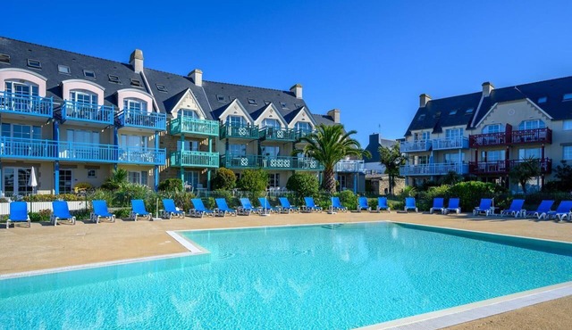 Holiday Apartment "L'Eclose Cap Marine" with Sea View, Shared Heated Pool & Wi-Fi