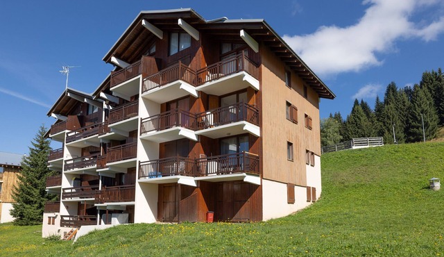 Holiday Apartment "Les Saisies" Ski in/ski Out