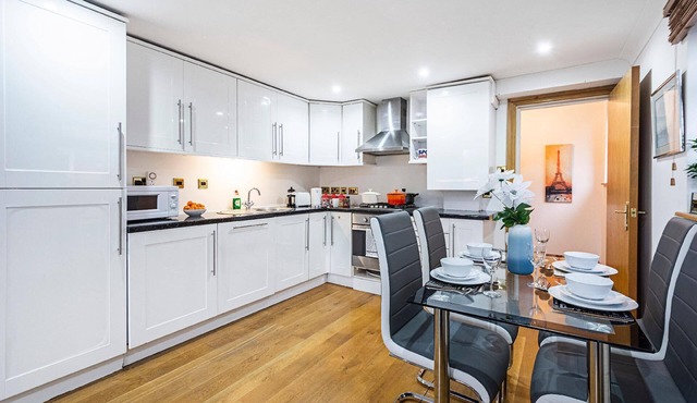 Holiday apartment London for 1 - 6 persons with 2 bedrooms - Holiday apartment in one or multi-famil