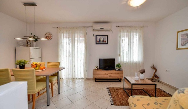 Holiday apartment mit Terrasse und Meerblick