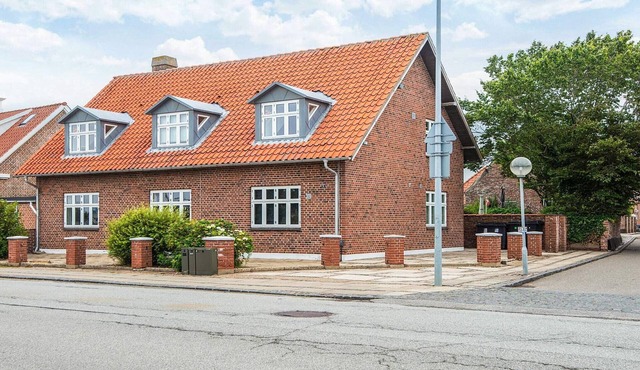 Holiday apartment near town square