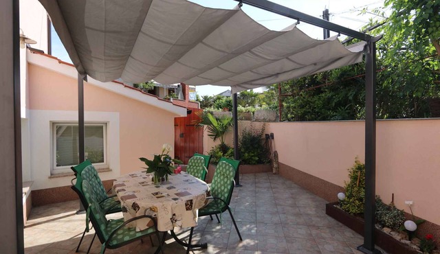 Holiday apartment near the sea
