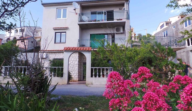 Holiday apartment near the sea