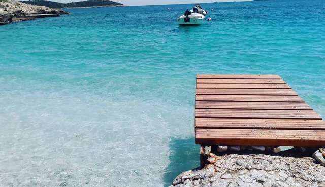 Holiday apartment only 10 m from the beach