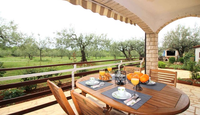 Holiday apartment only 300m from the beach