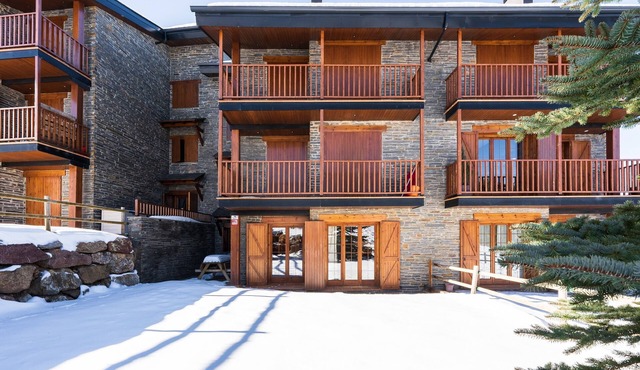 Holiday Apartment “Pie de pistas Font Canaleta La Molina” next to Ski Slopes with Terrace & WiFi