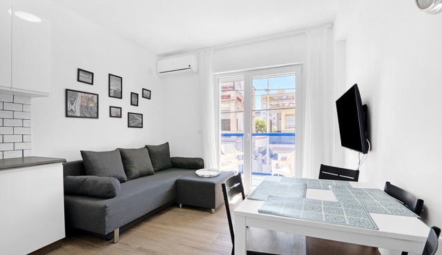 Holiday Apartment "Soleole5" with Shared Terrace, A/C & Wi-Fi