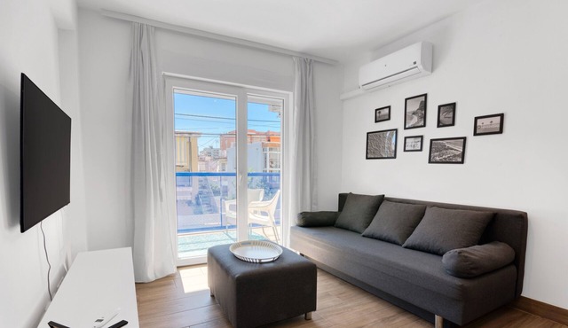 Holiday Apartment "Soleole6" with Shared Terrace, A/C & Wi-Fi