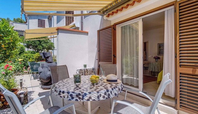 Holiday apartment with air conditioning and terrace