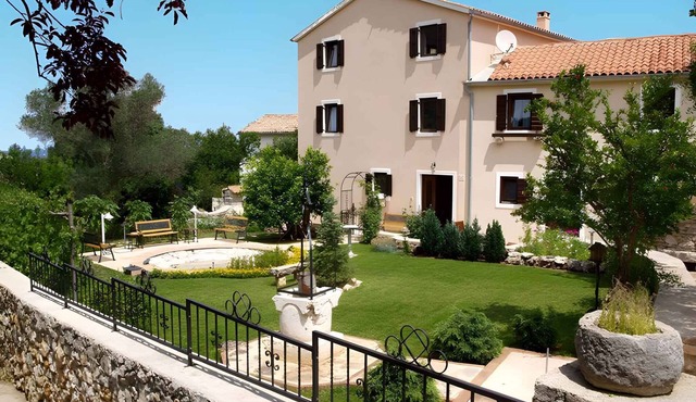 Holiday apartment with barbecue