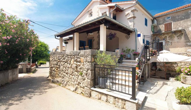 Holiday apartment with terrace and air conditioning
