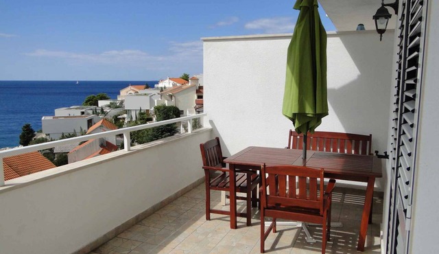 Holiday apartment with a view of the lake