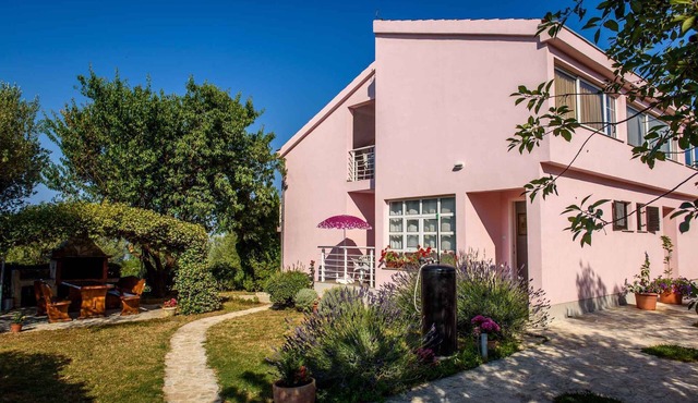 Holiday apartment with air conditioning and terrace