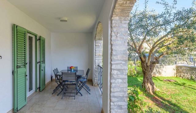Holiday apartment with air conditioning and terrace