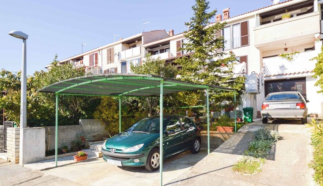 Holiday apartment with air conditioning in a quiet location
