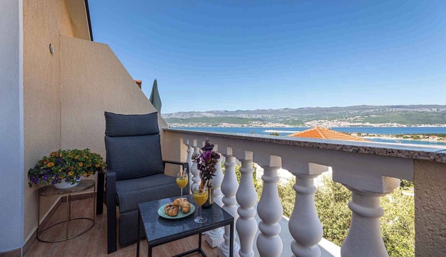 Holiday apartment with barbecue facilities and pool