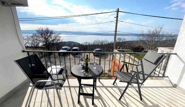 Holiday apartment with air conditioning and sea views