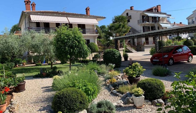 Holiday apartment with air conditioning and terrace