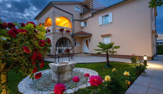 Holiday apartment with air conditioning and terrace